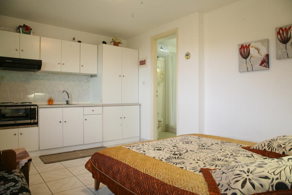 Aigli Apartments Néa Ankhíalos Eksteriør billede